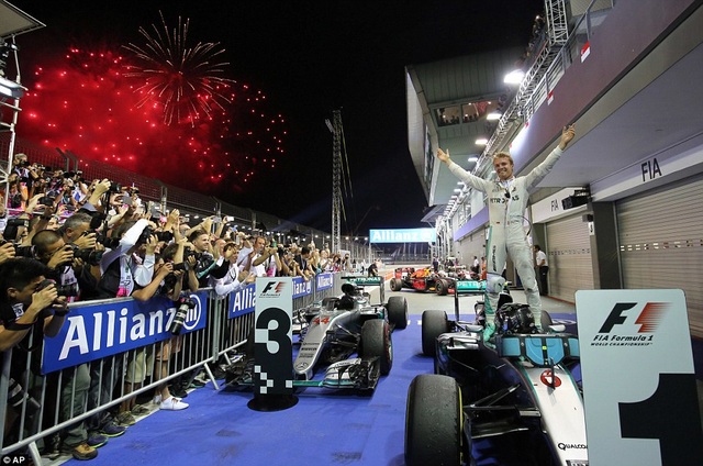 Nico Rosberg thắng tuyệt đối tại chặng đua Singapore - 2 Nico Rosberg thắng tuyệt đối tại chặng đua Singapore - 2