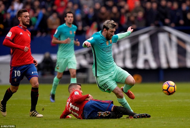 Osasuna 0-3 Barcelona: Cú đúp của Messi - 3
Barcelona tạm thu hẹp khoảng cách với Real Madrid xuống còn 3 điểm