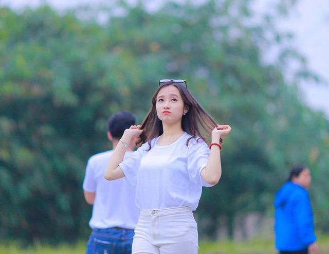 Tiết lộ bất ngờ về fan nữ đẹp lai Tây tại AFF cup 2016 - 4 Tiết lộ bất ngờ về fan nữ đẹp lai Tây tại AFF cup 2016 - 4