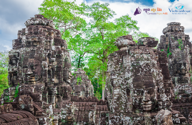 Phá giá tour Campuchia 4 ngày chỉ còn 8,7 triệu đồng - 4
Người dân tin rằng tượng thần bốn mặt khổng lồ sẽ mang lại vận may cho người chụp ảnh cùng