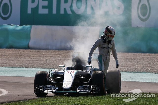 Daniel Ricciardo và Red Bull Racing thống trị Sepang - 11 Daniel Ricciardo và Red Bull Racing thống trị Sepang - 11