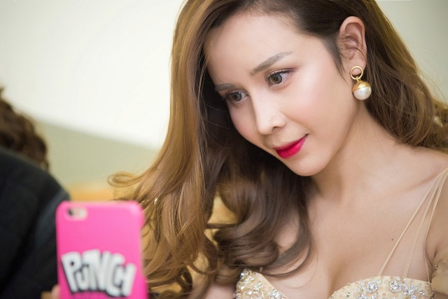 Cận cảnh nhan sắc sau phẫu thuật thẩm mỹ của Lưu Hương Giang - 4 Cận cảnh nhan sắc sau phẫu thuật thẩm mỹ của Lưu Hương Giang - 4