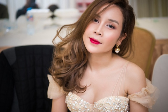 Cận cảnh nhan sắc sau phẫu thuật thẩm mỹ của Lưu Hương Giang - 3 Cận cảnh nhan sắc sau phẫu thuật thẩm mỹ của Lưu Hương Giang - 3