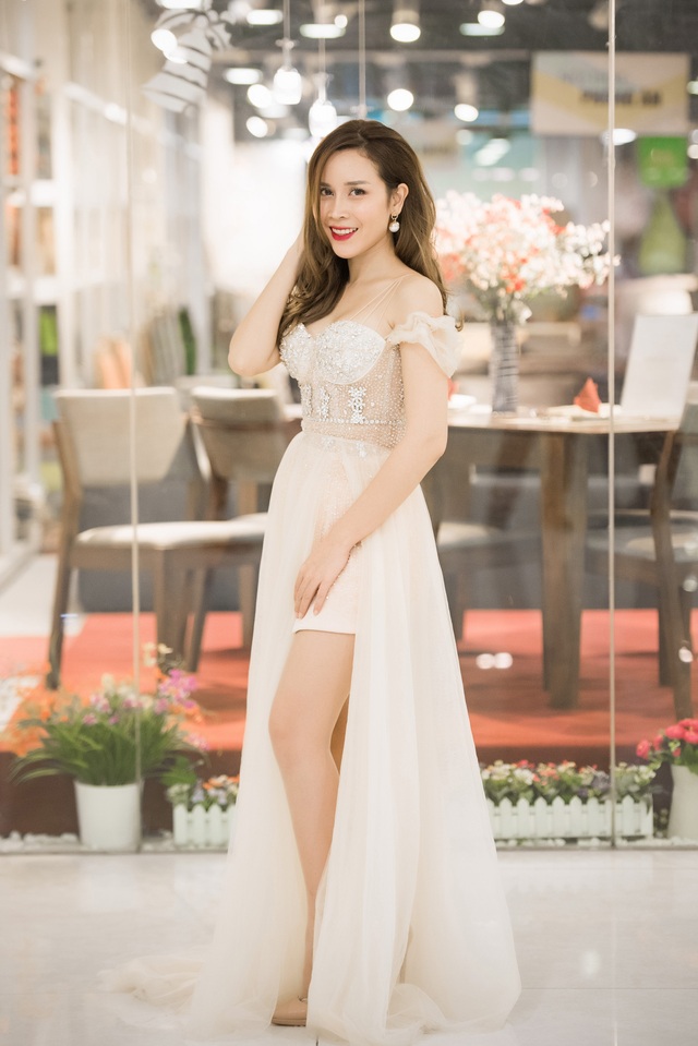 Cận cảnh nhan sắc sau phẫu thuật thẩm mỹ của Lưu Hương Giang - 8 Cận cảnh nhan sắc sau phẫu thuật thẩm mỹ của Lưu Hương Giang - 8