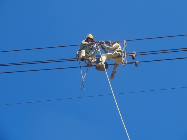 
EVNNPT đã đầu tư rất lớn nhờ đó giảm tỷ lệ tổn thất điện năng trên lưới đáng kể trong những năm qua
