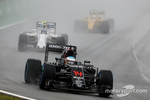 Thắng chặng, Lewis Hamilton tiếp tục nuôi giấc mơ vô địch - 3 Thắng chặng, Lewis Hamilton tiếp tục nuôi giấc mơ vô địch - 3