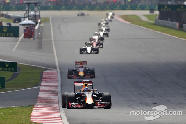 Daniel Ricciardo và Red Bull Racing thống trị Sepang - 2 Daniel Ricciardo và Red Bull Racing thống trị Sepang - 2