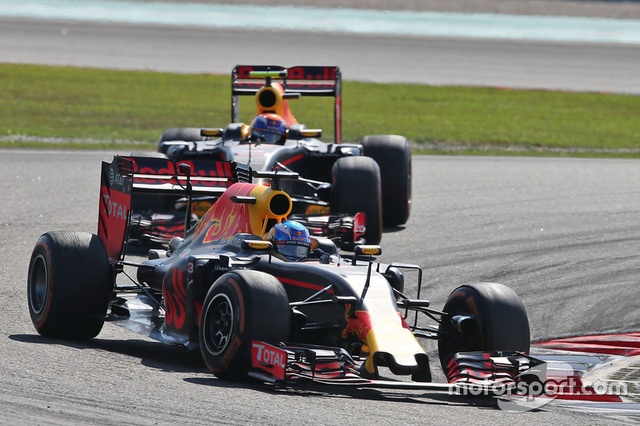 Daniel Ricciardo và Red Bull Racing thống trị Sepang - 9 Daniel Ricciardo và Red Bull Racing thống trị Sepang - 9