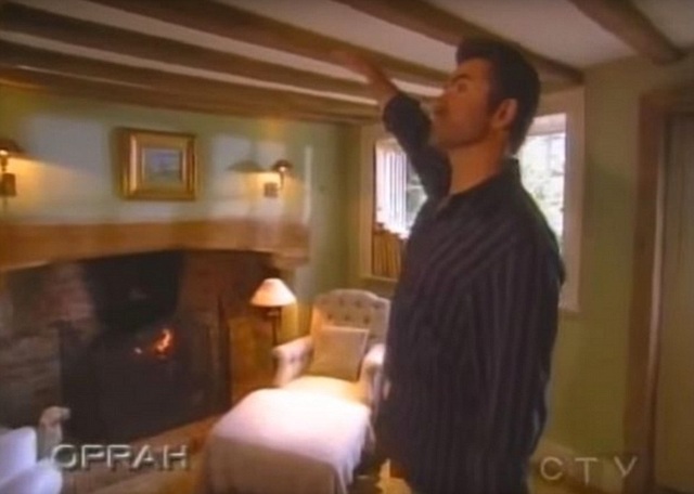 
Vào năm 2004, ca sỹ George Michael từng giới thiệu ngôi nhà xinh đẹp của anh với MC truyền hình Oprah Winfrey
