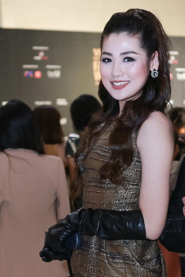NTK Đức Hùng thân thiết bên hoa hậu, á hậu - 7
Tú Anh diện trang phục kín đáo và thanh lịch