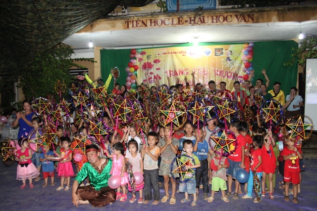 Mùa Trung thu – Mùa trăng đong đầy hạnh phúc với các em nhỏ nơi biên giới - 1 Mùa Trung thu – Mùa trăng đong đầy hạnh phúc với các em nhỏ nơi biên giới - 1