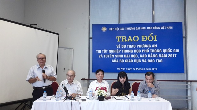 Thi THPT quốc gia không phải để chọn nhân tài nên trắc nghiệm là phù hợp - 1 Thi THPT quốc gia không phải để chọn nhân tài nên trắc nghiệm là phù hợp - 1