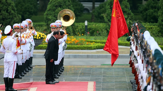 Hình ảnh Lễ đón Tổng thống Pháp tại Phủ Chủ tịch - 4 Hình ảnh Lễ đón Tổng thống Pháp tại Phủ Chủ tịch - 4