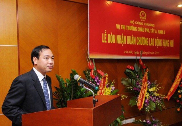 Biến động nhân sự ở Bộ Công Thương: Thay Vụ trưởng Vụ Tổ chức cán bộ - 2
Tân Vụ trưởng Vụ Tổ chức cán bộ của Bộ Công Thương- một vị trí được cho là rất quan trọng của Bộ này.