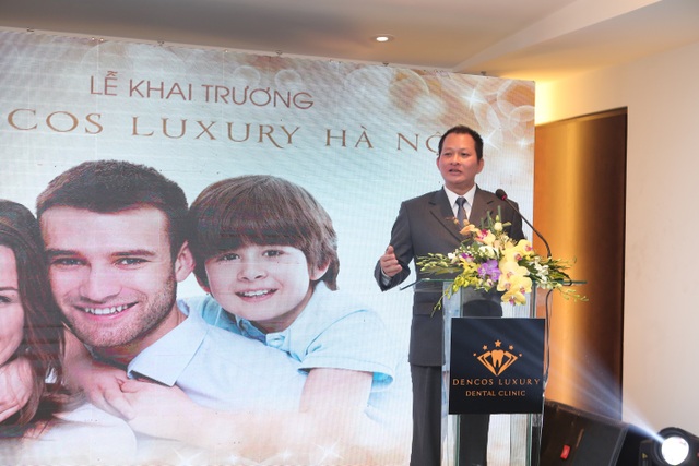 Dencos Luxury- phòng khám nha khoa cao cấp ở Hà Nội - 2 BS. Nguyễn Đức: “Nha khoa Quốc tế Dencos Luxury đáp ứng đòi hỏi chất lượng dịch vụ ở tầm cao hơn hẳn các phòng khám răng thông thường. Đó là làm đẹp răng dễ chịu như đi spa nhờ đội ngũ bác sĩ giỏi nhất, thiết bị đời mới nhất- công nghệ hiện đại nhất”.