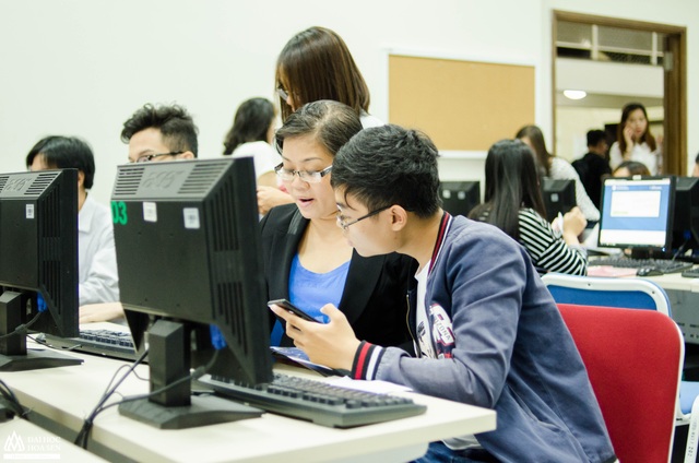 Nhiều chỉ tiêu nguyện vọng bổ sung đợt 2 vào nhóm ngành Khoa học Công nghệ - Đại học Hoa Sen - 1 Thí sinh đăng ký xét tuyển trực tuyến vào trường Đại học Hoa Sen.