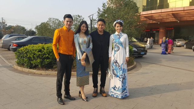 Minh Tiệp sánh vai hoa hậu Lào dự hội thảo phim Châu Á - 6
Anh hết lời khen cô xinh đẹp và dễ mến