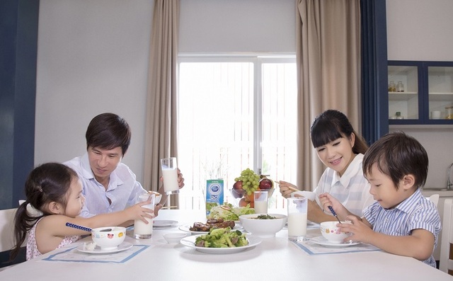 Bạn đã nạp năng lượng đúng cách? - 3
Với ưu điểm dễ hấp thu, sữa là thực phẩm có thể dùng vào nhiều thời điểm trong ngày
