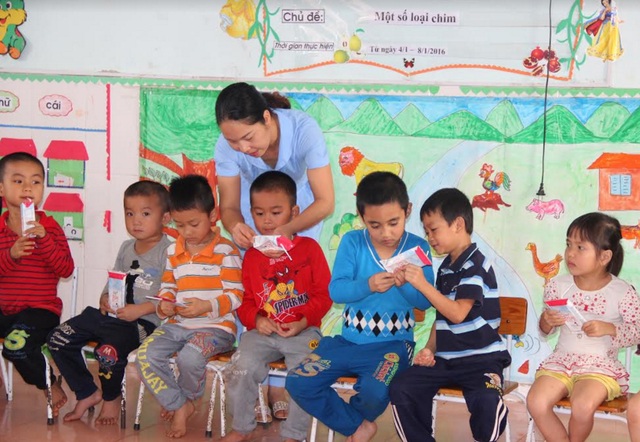 “Để thành công, Sữa học đường cần sự chung tay!” - 2 Niềm vui của trẻ em nghèo Nghệ An khi được uống sữa học đường TH true MILK.