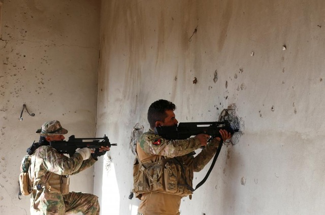 Cảnh chiến sự khốc liệt tại sào huyệt của phiến quân IS ở Iraq - 14 Cảnh chiến sự khốc liệt tại sào huyệt của phiến quân IS ở Iraq - 14