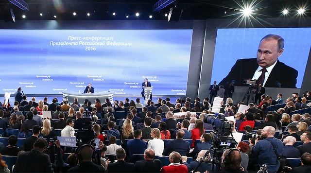 Ông Putin lần đầu lên tiếng về cáo buộc can thiệp bầu cử tổng thống Mỹ - 3
Tổng thống Nga Vladimir Putin tại cuộc họp báo. (Ảnh: Reuters)