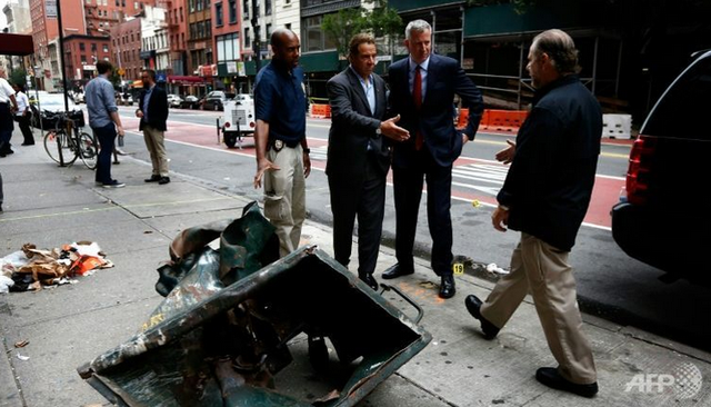 
Giới chức New York cho rằng vụ nổ bom ở trung tâm thành phố tối 17/9 là hành động tấn công chủ ý song còn quá sớm để khẳng định đó là tấn công khủng bố. (Ảnh: AFP)
