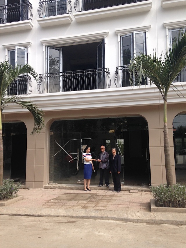 Nhộn nhịp bàn giao nhà phố Five Star Mỹ Đình – quận Nam Từ Liêm – Hà Nội - 1
Dự án nhà phố Five Star Mỹ Đình được xây dựng trên tổng diện tích hơn 7.605 m2 nằm tại lô DD, khu đô thị mới Mỹ Đình, Mễ Trì, phường Mỹ Đình 1, quận Nam Từ Liêm.