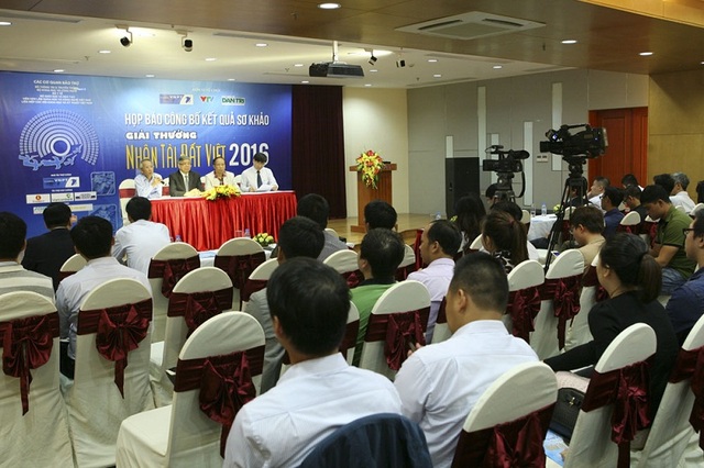 Giải thưởng Nhân tài Đất Việt 2016: 20 sản phẩm xuất sắc lọt vào vòng Chung khảo - 5
Ban tổ chức Giải thưởng Nhân tài Đất Việt giải đáp các vấn đề mà báo chí quan tâm.