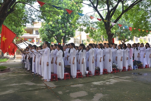 Cần giáo dục nếp sống văn minh thanh lịch học đường - 1
Nét đẹp tuổi học trò. (Ảnh minh họa: Hồng Long)
