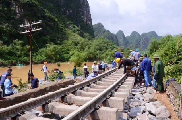 Thông tàu toàn tuyến đường sắt Bắc - Nam sớm hơn dự kiến - 1 (Ảnh: Công ty CP Đường sắt Quảng Bình)