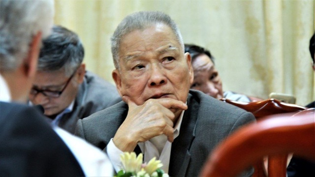 "200.000 cử nhân thất nghiệp không phải lỗi của ngành giáo dục" - 1 GS Trần Phương cho rằng, không thể quy trách nhiệm cho ngành GD về việc 200.000 cử nhân ra trường thất nghiệp.