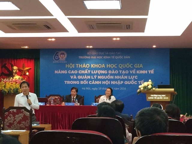 Tinh giảm biên chế Nhà nước hiện nay là cho về nghỉ hưu sớm - 1 Thứ trưởng Bộ Nội vụ Trần Anh Tuấn phát biểu tại Hội thảo