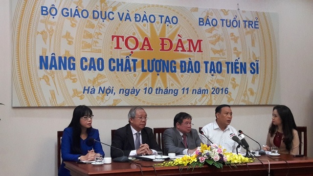 Chất lượng đào tạo tiến sĩ Việt Nam thấp: Nguyên nhân do đâu? - 1
Các khách mời tham dự buổi tọa đàm