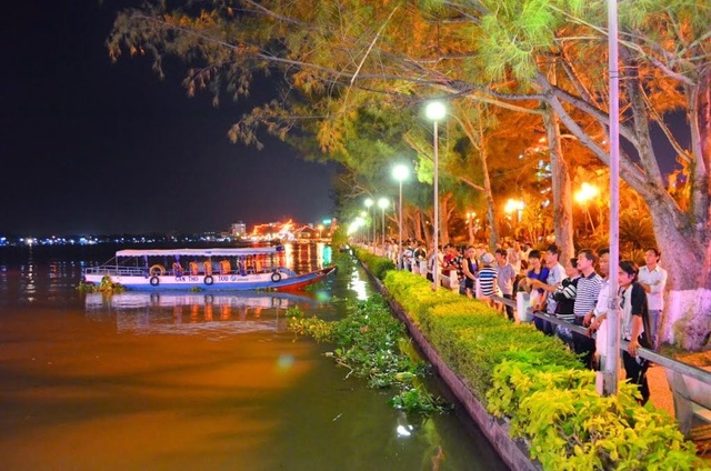 Những khu phố Tây nổi tiếng ở Việt Nam - 10 Vẻ đẹp của bến Ninh Kiều thu hút du khách trong nước và quốc tế