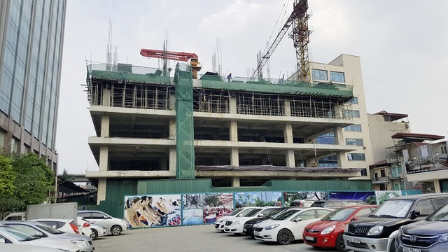 Hoàng Cầu Skyline – Hấp lực mới từ địa thế bên hồ - 2
Hiện Hoàng Cầu Skyline đang được thi công khẩn trương, đảm bảo bàn giao nhà theo đúng tiến độ vào tháng 10/2017.