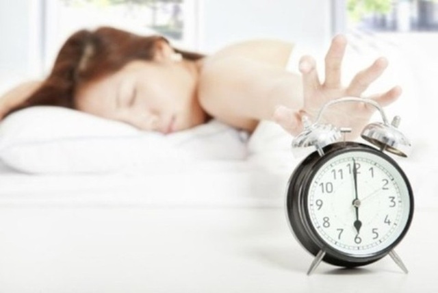 7 thói quen ảnh hưởng xấu đến sức khỏe vào mùa đông - 2 Giữ thói quen ngủ đúng giờ, đủ giấc sẽ khiến cơ thể bạn dẻo dai, tránh uể oải, mệt mỏi và tránh các bệnh nghiêm trọng khác.