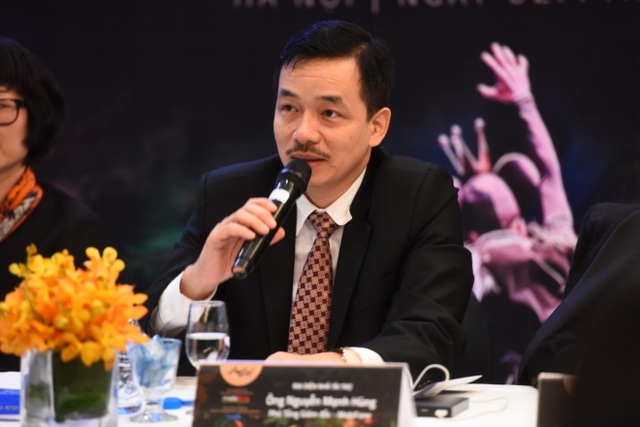 Hai kiệt tác ‘Kẹp Hạt Dẻ’ và ‘Hồ Thiên Nga’ cùng đến Việt Nam - 2 Ông Nguyễn Mạnh Hùng tham gia trả lời các câu hỏi của báo chí