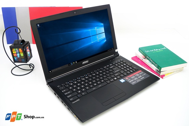 Bộ ba laptop hiệu suất cao của MSI cho game thủ - 2
Để nhận ưu đãi khi mua máy laptop MSI, FPT Shop cho biết, khách hàng có thể đến bất cứ cửa hàng FPT Shop nào trên toàn quốc hoặc đặt mua online tại đây.