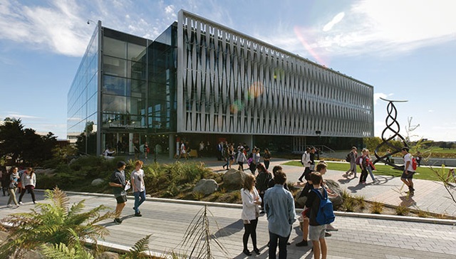 New Zealand và câu chuyện hướng nghiệp cho học sinh phổ thông - 3 Sau hai năm tại Hillcrest Highschool, Quỳnh Anh tiếp tục phát triển đam mê với ngành lập trình ở ĐH Waikato