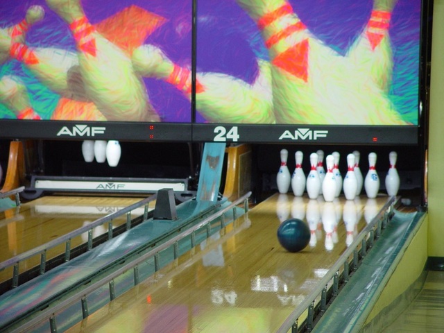 Mỗi một giờ chơi bowling sẽ đốt cháy 273 calo