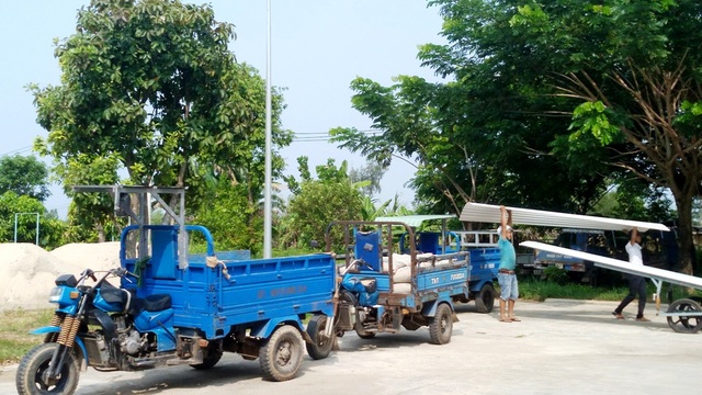 CSGT truy quét “máy chém” nghênh ngang trên phố - 17 Các trường hợp vi phạm đã tháo dỡ hàng cồng kềnh xuống xe