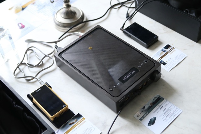 Sony “khoe” bộ âm thanh Signature Series trước giới yêu âm thanh Sài Thành - 6 Sony “khoe” bộ âm thanh Signature Series trước giới yêu âm thanh Sài Thành - 6
