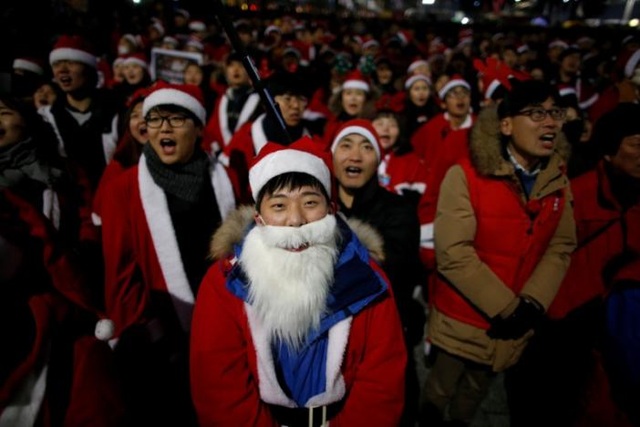Dân Hàn xuống đường đòi Tổng thống từ chức trong đêm Giáng sinh - 8