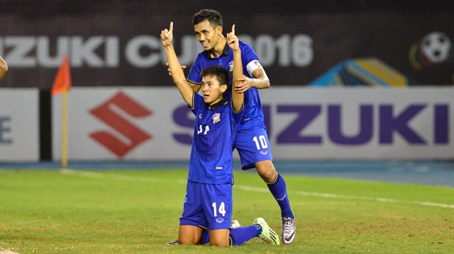 Đánh bại Singapore, Thái Lan giành vé vào bán kết AFF Cup 2016 - 1
Sarawut Masuk ghi bàn duy nhất mang về 3 điểm cho Thái Lan