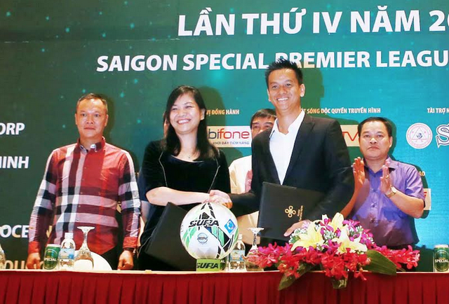 Giải bóng đá phủi Ngoại hạng Hà Nội bán được bản quyền truyền hình - 1 Giải bóng đá phủi Ngoại hạng Hà Nội bán được bản quyền truyền hình - 1