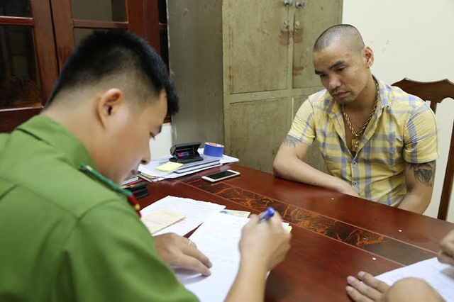 Bắt giữ xe ô tô tải vận chuyển “hàng nóng” số lượng lớn qua biên giới - 2 Bắt giữ xe ô tô tải vận chuyển “hàng nóng” số lượng lớn qua biên giới - 2