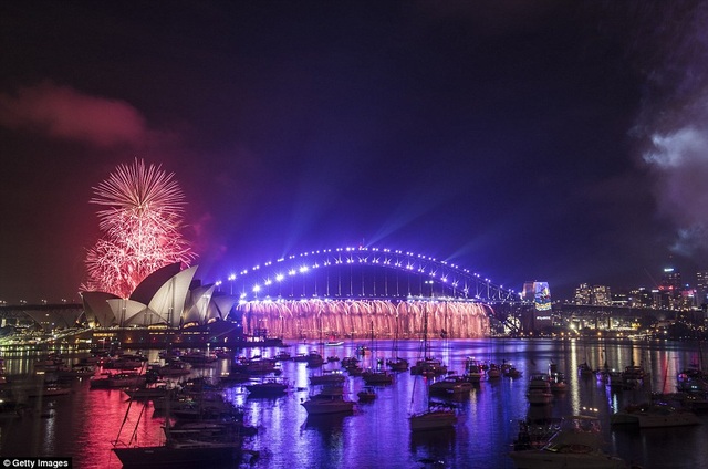 Chiêm ngưỡng màn bắn pháo hoa mãn nhãn chào năm mới của Australia - 12
(Ảnh: Getty)