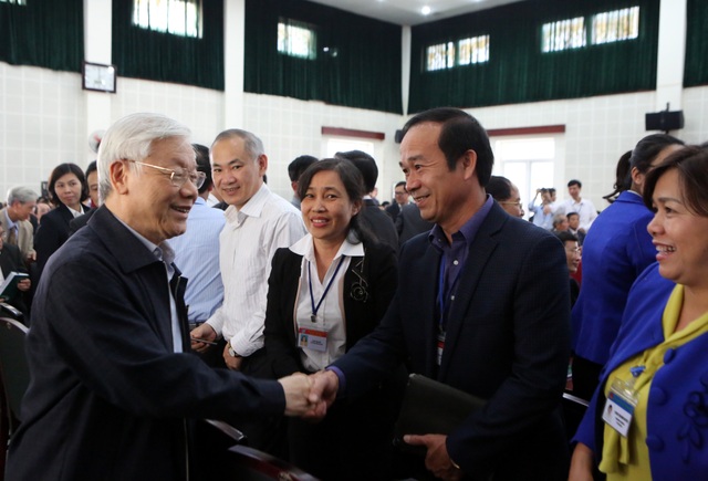 Tổng Bí thư: Việc kỷ luật ông Vũ Huy Hoàng chưa dừng lại - 1
Tổng Bí thư Nguyễn Phú Trọng tiếp xúc cử tri Quận Long Biên chiều 6/12