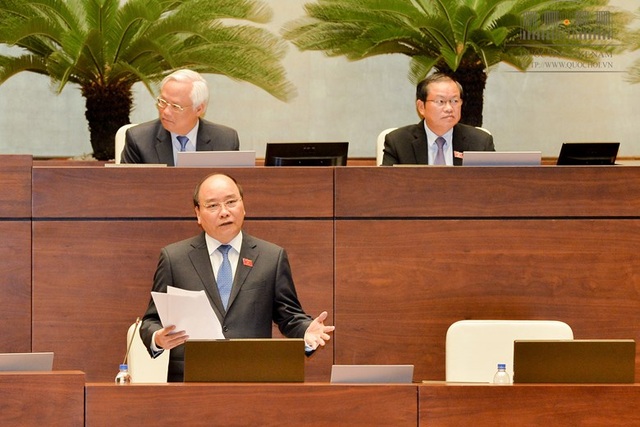 Thủ tướng: Không để vụ tiêu cực, tham nhũng nào "chìm xuồng" - 6
Thủ tướng đề nghị đại biểu thông tin lại về những vụ tiêu cực, tham nhũng bị chìm xuồng để xử lý dứt khoát.