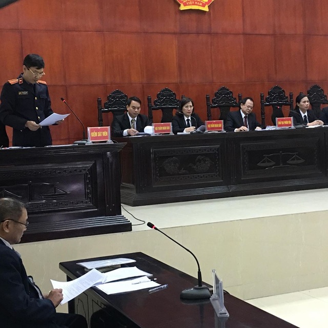 Tử hình kẻ sát hại 4 bà cháu ở Quảng Ninh - 6
Đại diện VKSND tỉnh Quảng Ninh công bố bản cáo trạng Truy tố bị cáo Doãn Trung Dũng về hai tội danh: giết người và cướp tài sản.